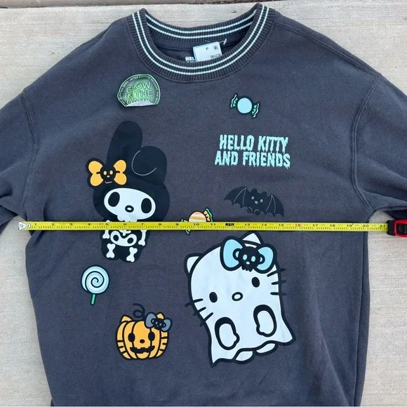 Hello Kitty and Friends Graphic Sweatshirt - Picture 11 of 12